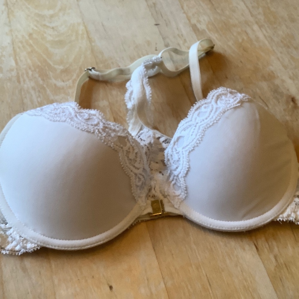 32B white Natori racerback